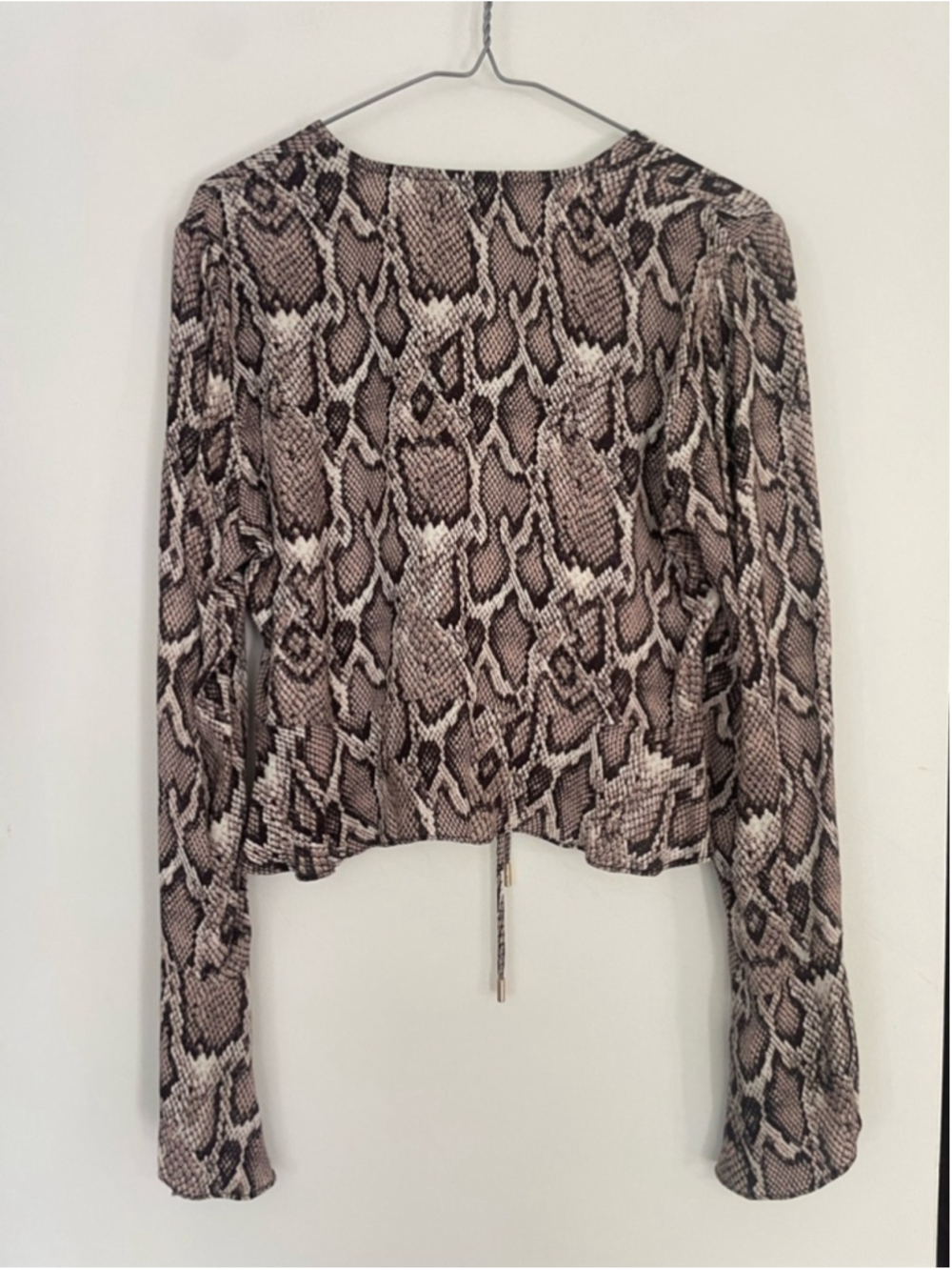 AFRM Snake Print Tie Front Top Size Medium y2k - Picture 8 of 9